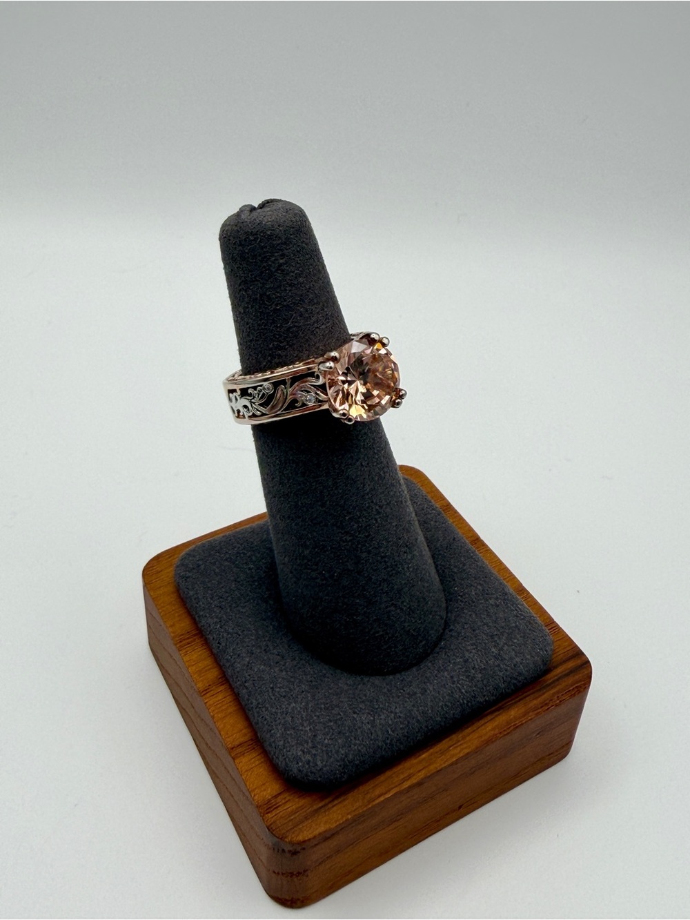 Boutique Vibe Vintage Style Two-Tone Filigree Champagne Ring
